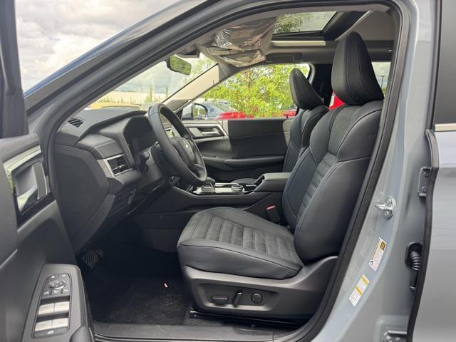 new 2025 Mitsubishi Outlander car, priced at $41,640