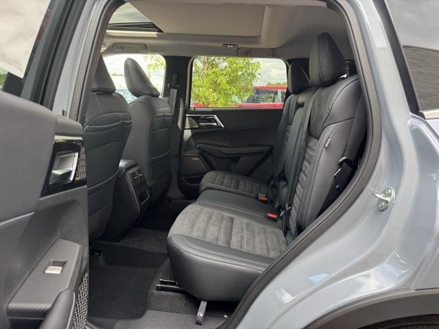 new 2025 Mitsubishi Outlander car, priced at $41,640