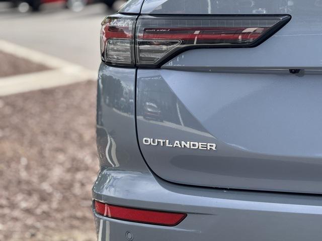 new 2025 Mitsubishi Outlander car, priced at $41,640