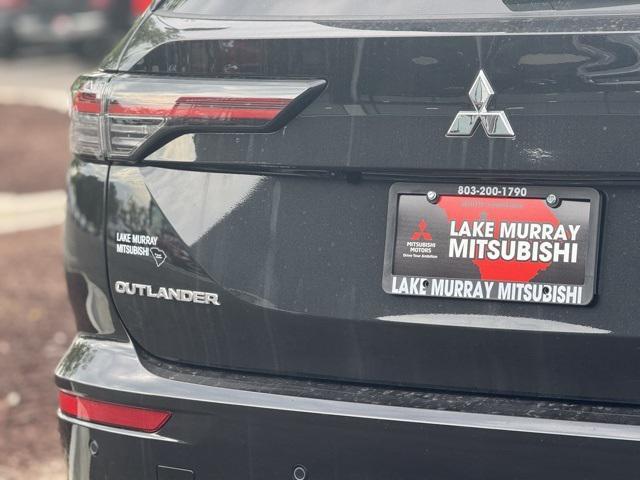 new 2025 Mitsubishi Outlander car, priced at $40,991