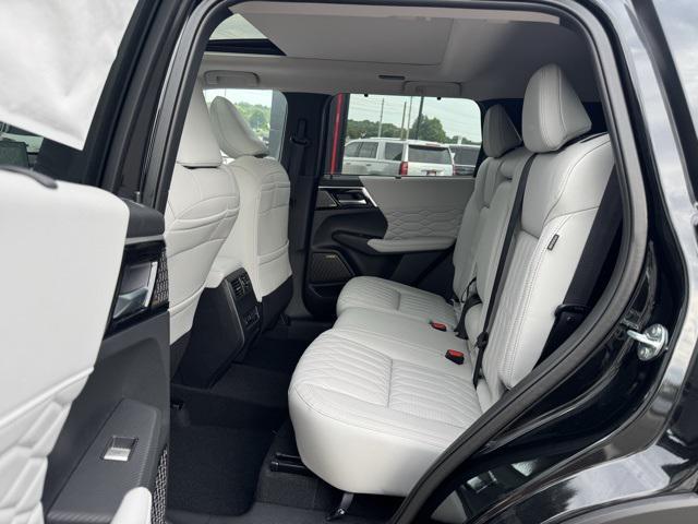 new 2025 Mitsubishi Outlander car, priced at $40,991