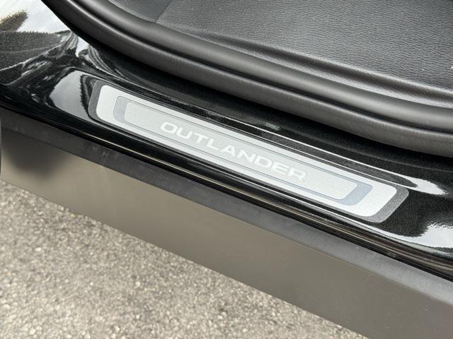 new 2025 Mitsubishi Outlander car, priced at $40,991