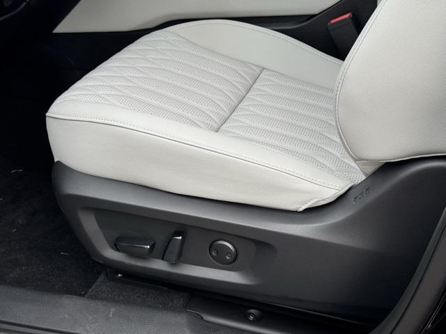 new 2025 Mitsubishi Outlander car, priced at $40,991