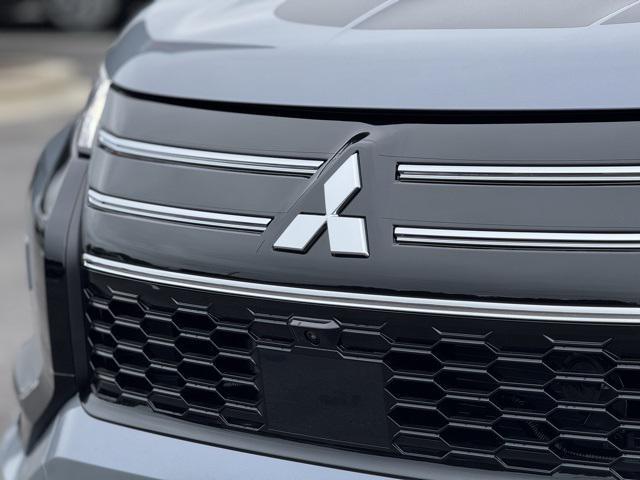new 2025 Mitsubishi Outlander car, priced at $42,285