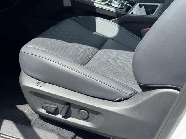 new 2025 Mitsubishi Outlander PHEV car, priced at $39,991