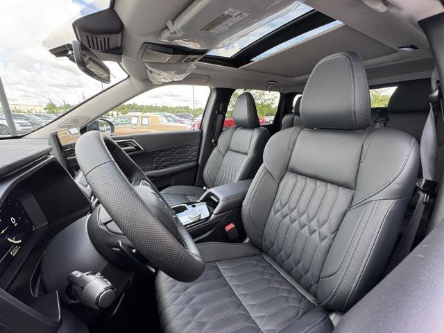 new 2025 Mitsubishi Outlander car, priced at $41,740