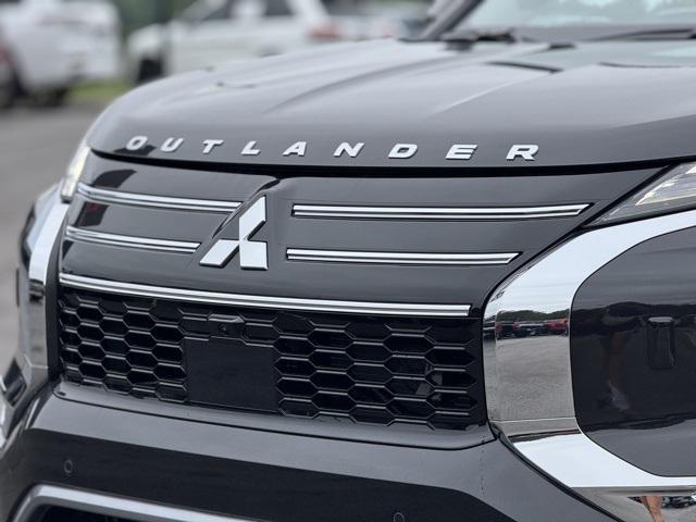 new 2025 Mitsubishi Outlander car, priced at $47,040