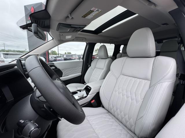 new 2025 Mitsubishi Outlander car, priced at $47,040