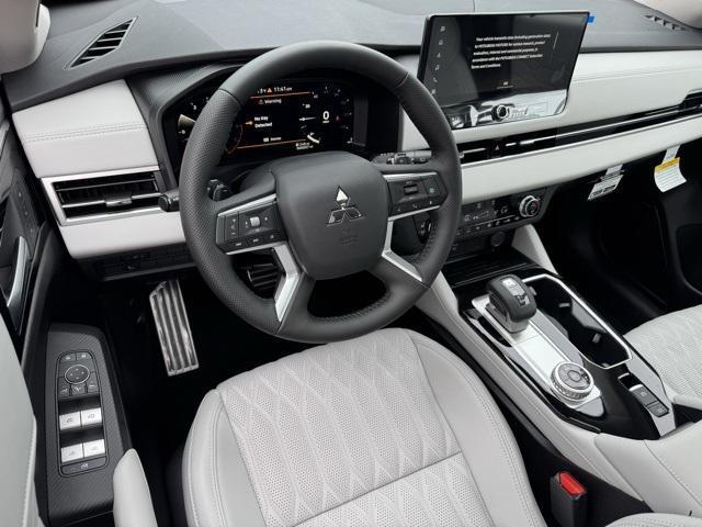 new 2025 Mitsubishi Outlander car, priced at $47,040