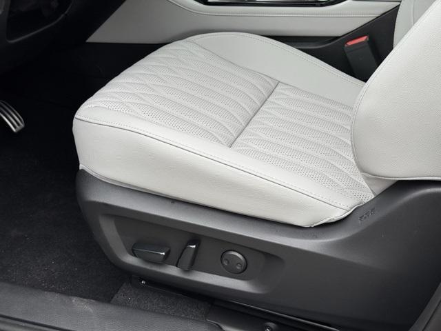 new 2025 Mitsubishi Outlander car, priced at $47,040