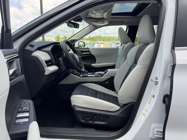 new 2025 Mitsubishi Outlander car, priced at $40,040