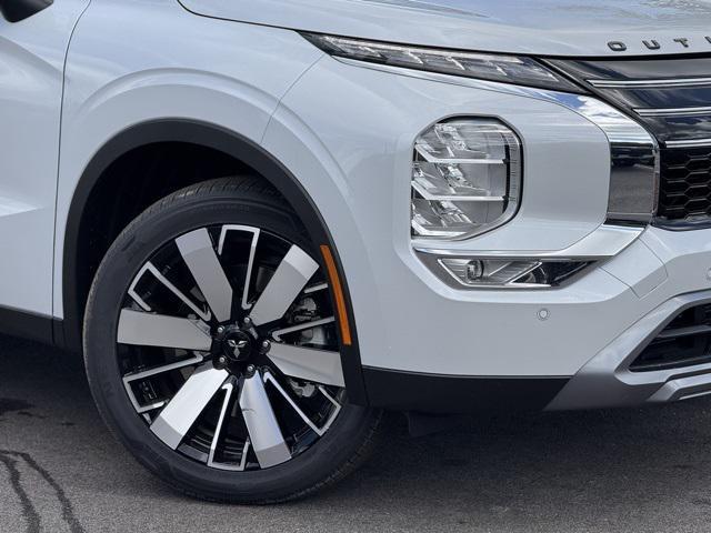 new 2025 Mitsubishi Outlander car, priced at $40,040