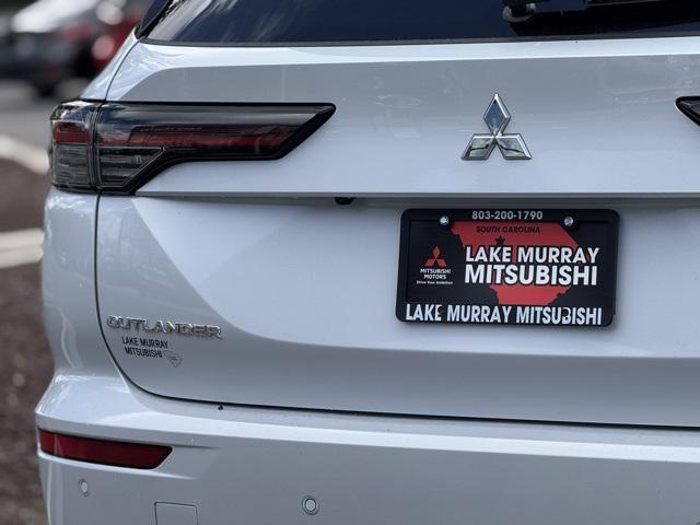 new 2025 Mitsubishi Outlander car, priced at $40,040