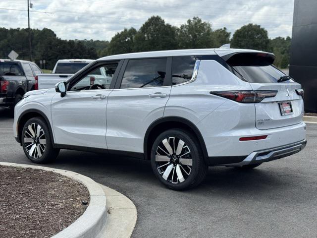 new 2025 Mitsubishi Outlander car, priced at $40,040