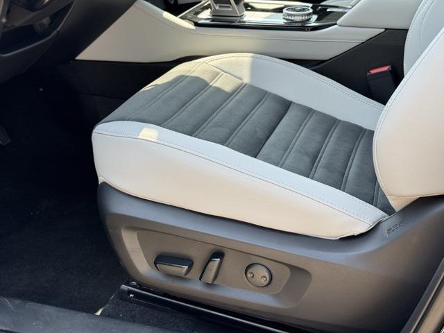 new 2025 Mitsubishi Outlander car, priced at $35,991