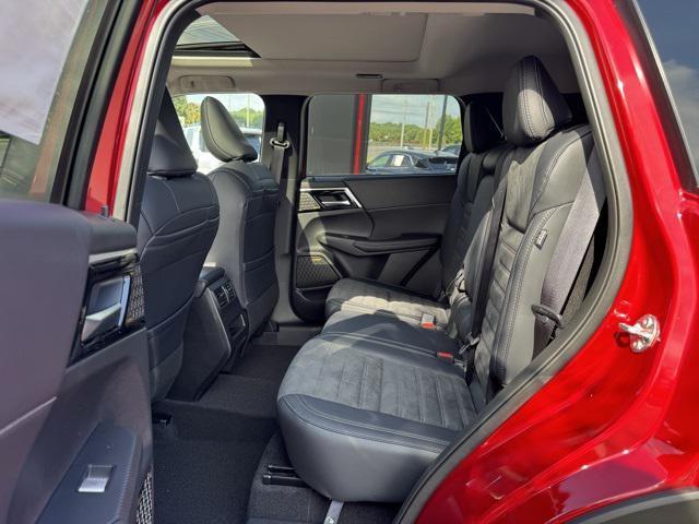 new 2025 Mitsubishi Outlander car, priced at $39,940