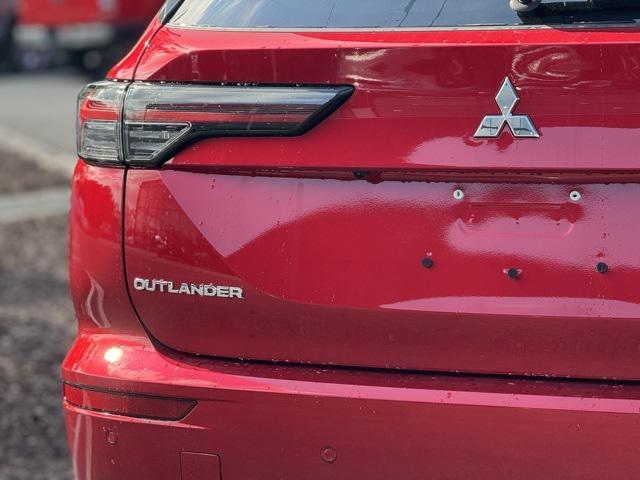 new 2025 Mitsubishi Outlander car, priced at $39,940