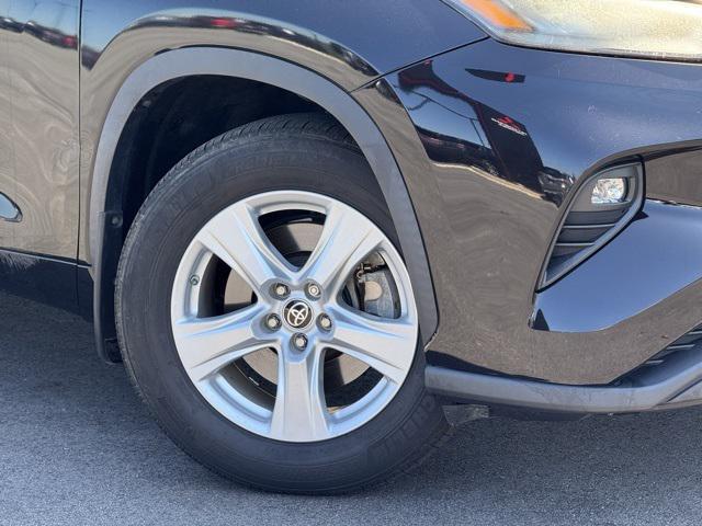 used 2020 Toyota Highlander car, priced at $24,991