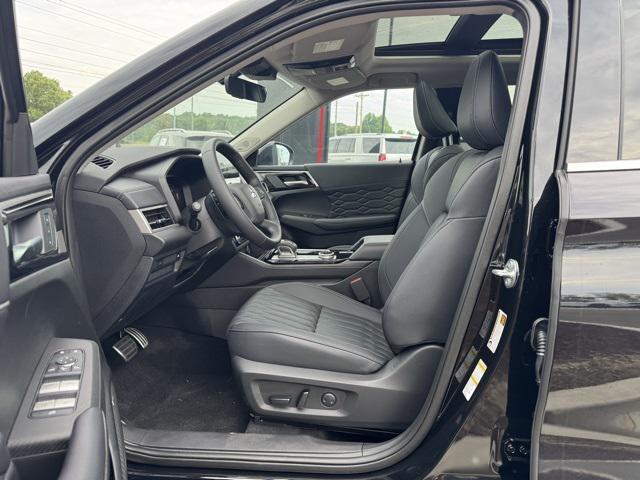 new 2025 Mitsubishi Outlander car, priced at $33,991