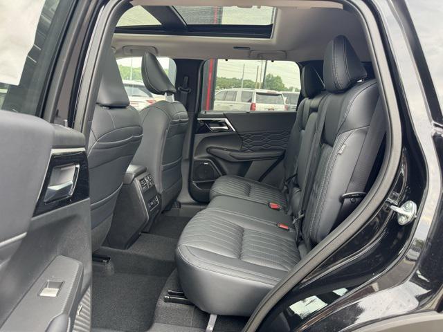 new 2025 Mitsubishi Outlander car, priced at $33,991