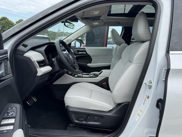 new 2025 Mitsubishi Outlander car, priced at $35,991