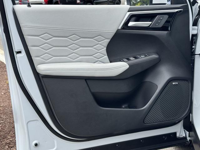 new 2025 Mitsubishi Outlander car, priced at $35,991
