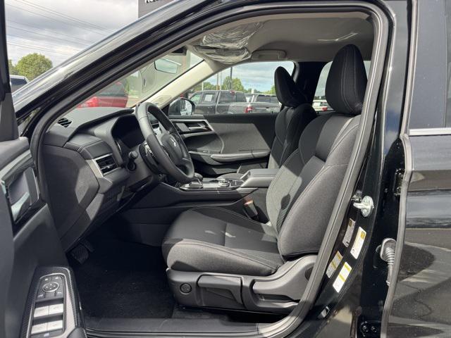new 2025 Mitsubishi Outlander car, priced at $31,670