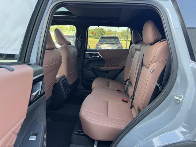 new 2025 Mitsubishi Outlander car, priced at $44,750