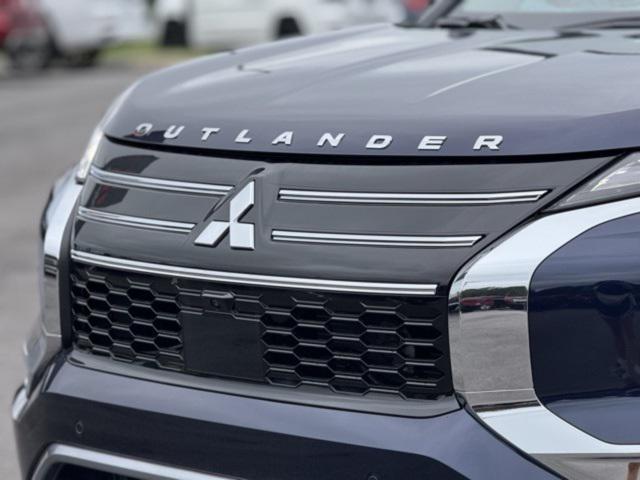 new 2025 Mitsubishi Outlander car, priced at $39,345