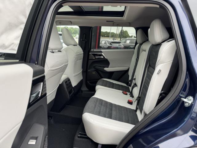 new 2025 Mitsubishi Outlander car, priced at $39,345