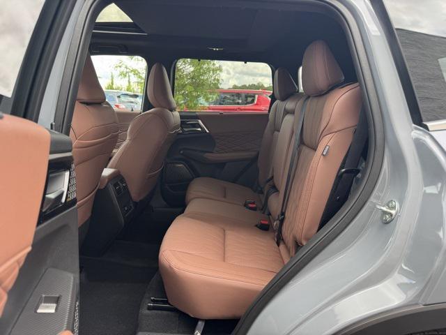 new 2025 Mitsubishi Outlander car, priced at $46,790