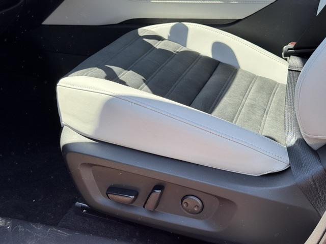 new 2025 Mitsubishi Outlander car, priced at $32,991