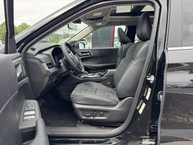 new 2025 Mitsubishi Outlander car, priced at $39,345