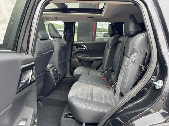 new 2025 Mitsubishi Outlander car, priced at $39,345