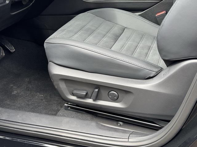 new 2025 Mitsubishi Outlander car, priced at $39,345