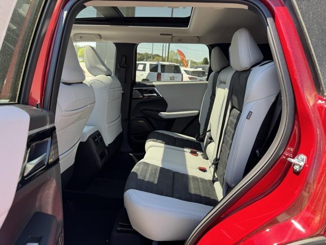 new 2025 Mitsubishi Outlander car, priced at $33,991