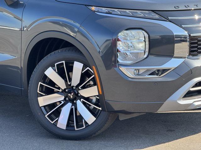 new 2025 Mitsubishi Outlander car, priced at $40,905