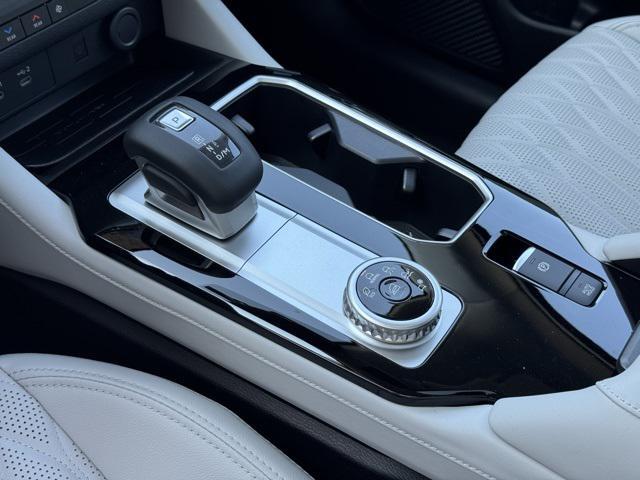 new 2025 Mitsubishi Outlander car, priced at $40,905