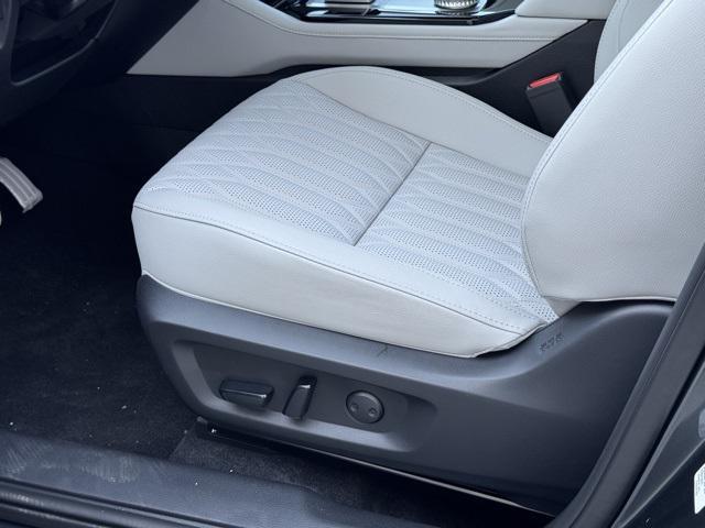 new 2025 Mitsubishi Outlander car, priced at $40,905