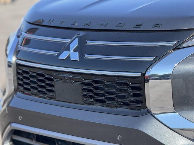 new 2025 Mitsubishi Outlander car, priced at $40,905