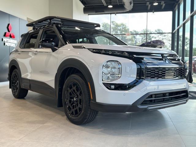 new 2025 Mitsubishi Outlander car, priced at $44,260