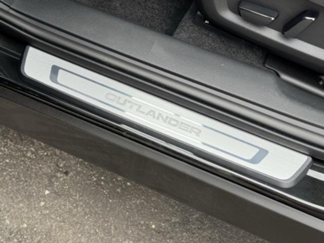 new 2025 Mitsubishi Outlander car, priced at $39,491