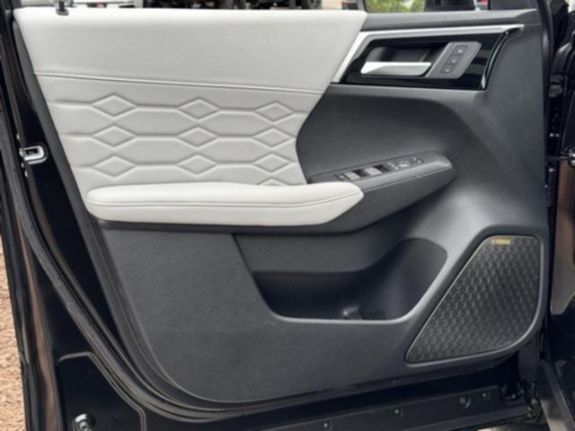 new 2025 Mitsubishi Outlander car, priced at $39,491