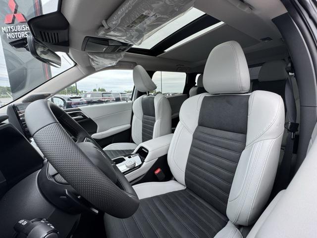 new 2025 Mitsubishi Outlander car, priced at $39,940