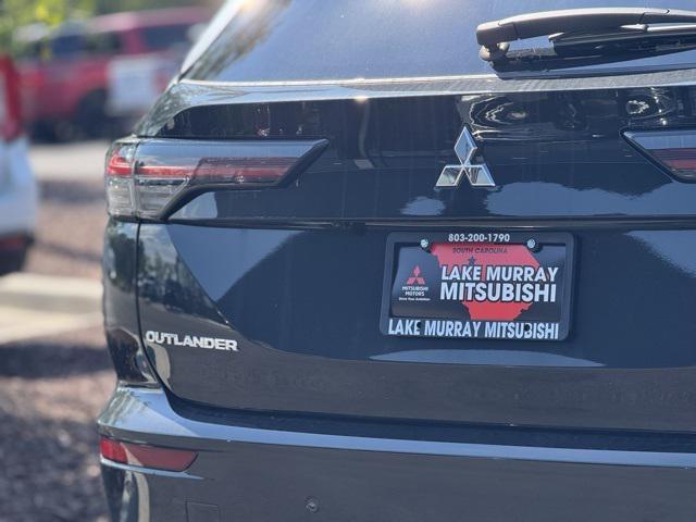 new 2025 Mitsubishi Outlander car, priced at $36,700