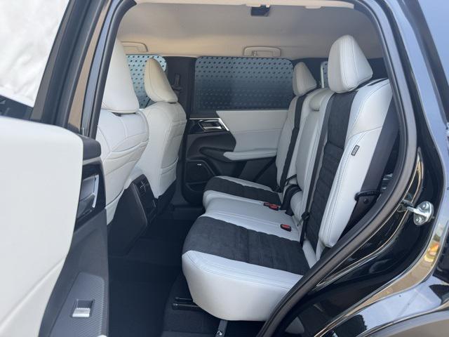 new 2025 Mitsubishi Outlander car, priced at $36,700