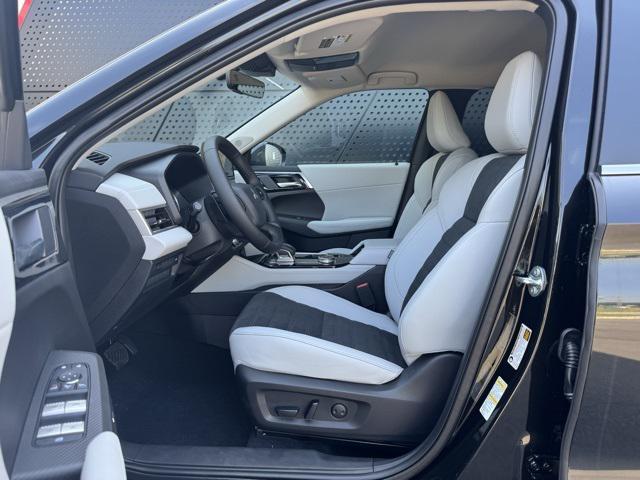 new 2025 Mitsubishi Outlander car, priced at $36,700