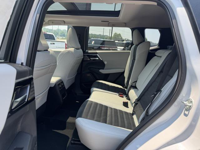 new 2025 Mitsubishi Outlander car, priced at $32,991