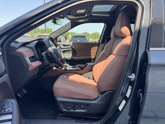 new 2025 Mitsubishi Outlander car, priced at $44,455