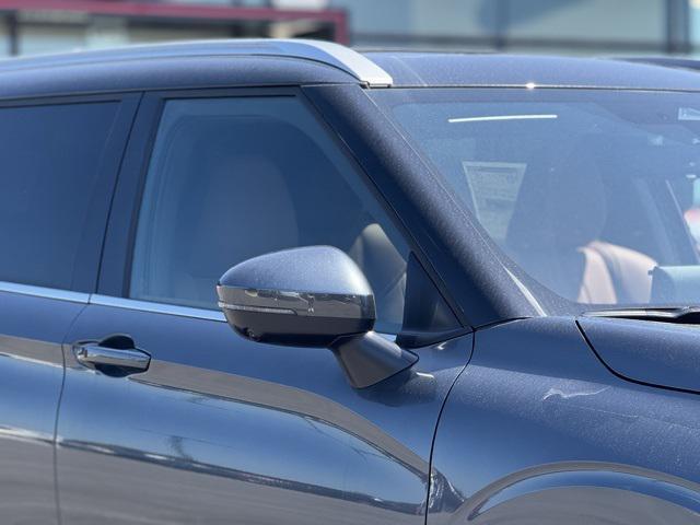 new 2025 Mitsubishi Outlander car, priced at $44,455
